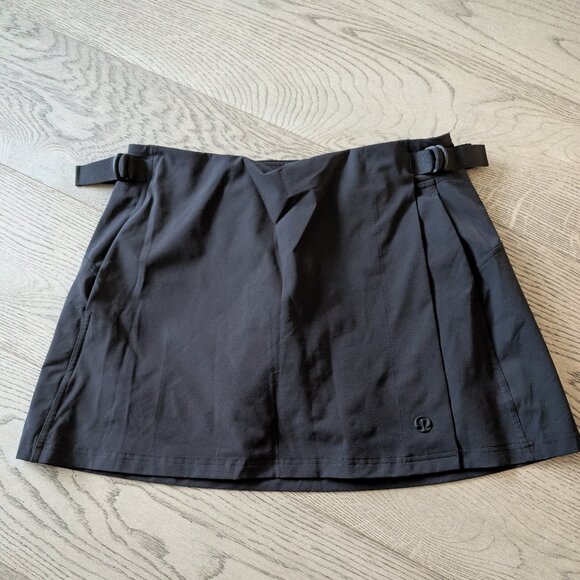 Lululemon | Wrap-Front Mid-Rise Golf Skirt | Size 8 - Picture 5 of 8